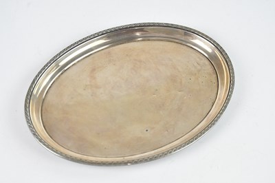Lot 306 - SYNYER & BEDDOES; a George V hallmarked silver...