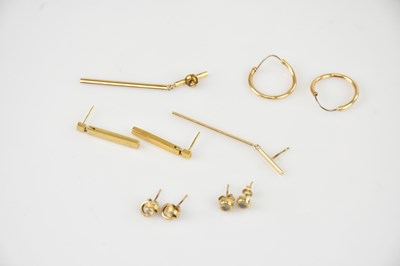 Lot 263 - Five pairs of 9ct yellow gold and yellow metal...