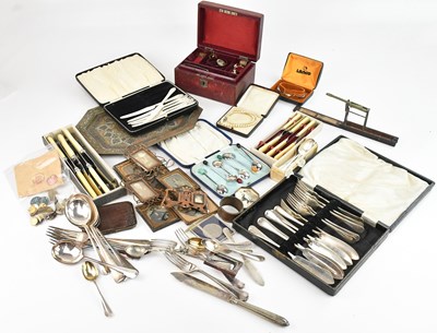 Lot 1256 - A group of miscellaneous collectors' items...