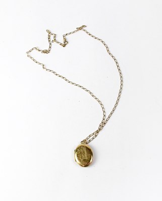 Lot 1024 - A 9ct yellow gold oval locket and a 9ct gold...