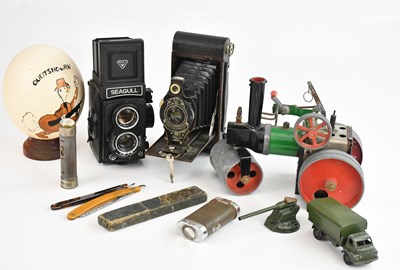 Lot 1212 - A vintage Kodak camera, a Seagull camera, a...