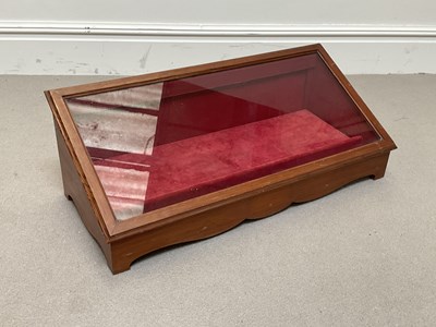 Lot 1211 - A tabletop display cabinet, height 20cm, width...