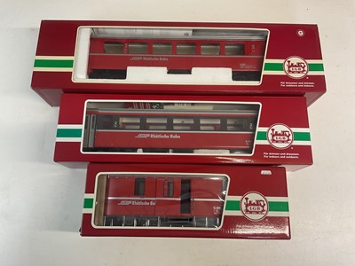 Lot 153 - LGB; 30510 Rhb 2nd class coach, 33670 1st...