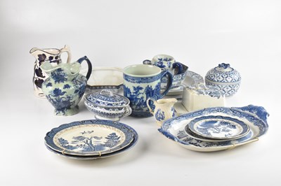 Lot 1467 - A collection of blue and white transfer...