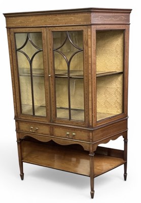 Lot 56 - An Edwardian mahogany, satinwood crossbanded...