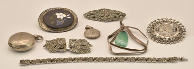 Lot 1537 - An Edward VII hallmarked silver sovereign case,...
