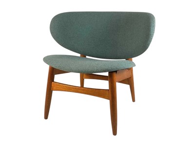 Lot 616 - HANS J WEGNER FOR FRITZ HANSEN; a model FH1936...