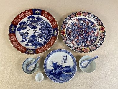 Lot 132 - A Japanese Imari Arita charger, diameter 41cm,...