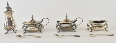 Lot 1164 - E S BARNSLEY & CO; a George V hallmarked...