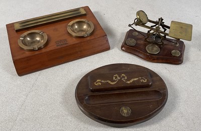 Lot 335 - GREAT WESTERN RAILWAY; a mahogany ashtray with...