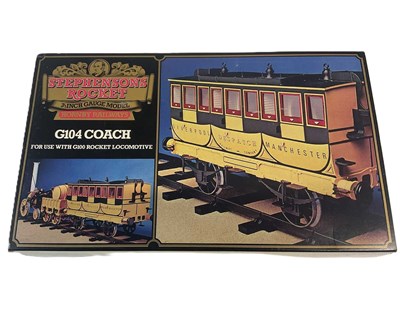 Lot 145 - HORNBY; G gauge rail coaches, G104...