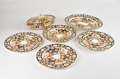 Lot 1524 - ROYAL CROWN DERBY; a collection of 2451 Imari...
