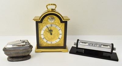 Lot 388 - A vintage chrome plated desktop calendar with...