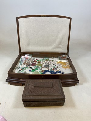 Lot 555 - A quantity of costume and Oriental jewellery...