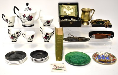 Lot 223 - A collectors' lot, to include a Royal Albert...