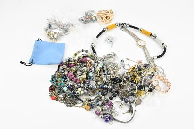 Lot 719 - A collection of costume jewellery, including a...