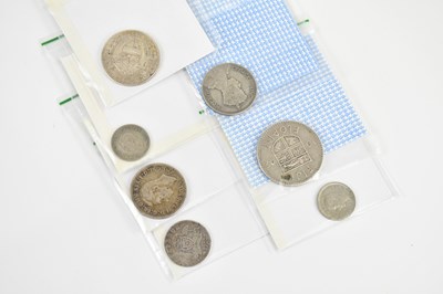 Lot 667 - A collection of mixed coinage comprising an...