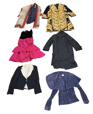 Lot 517 - A quantity of assorted designer and other...
