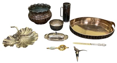 Lot 528 - A quantity of assorted metalware including...