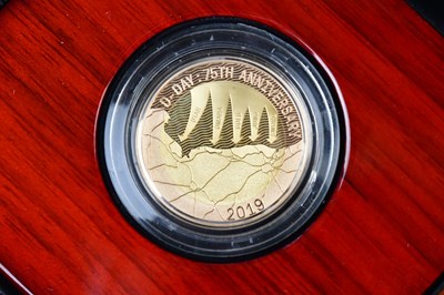 Lot 600 - ROYAL MINT; a gold proof 'The 75th Anniversary...
