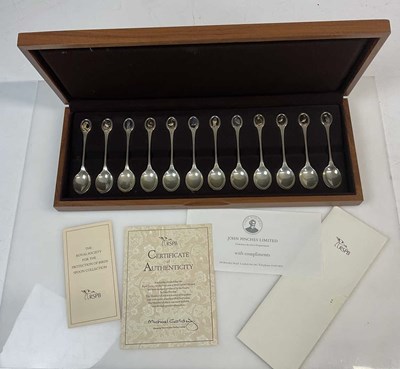 Lot 542 - JOHN PINCHES; a cased set of twelve Elizabeth...
