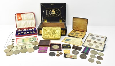Lot 366 - A group of miscellaneous collectables...