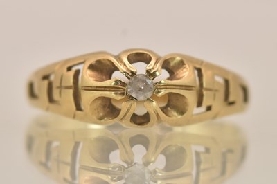 Lot 1392 - A 9ct rose gold single diamond set ring, size...