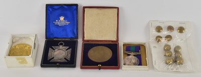 Lot 437 - A cased Edward VII copper Jubilee medallion,...
