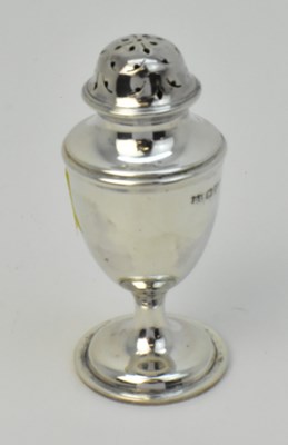 Lot 1271 - ROBERT PRINGLE; an Edwardian hallmarked silver...