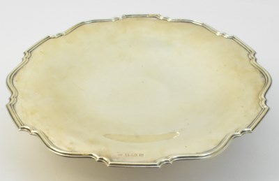 Lot 1125 - BARKER BROTHERS SILVER LTD; an Elizabeth II...