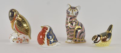 Lot 618 - ROYAL CROWN DERBY; four Imari decorated...
