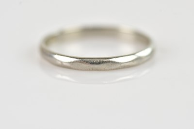 Lot 683 - A platinum wedding band, size O, approx 2.4g.