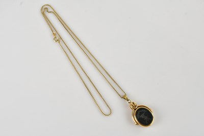 Lot 367 - An 18ct yellow gold mounted bloodstone and...