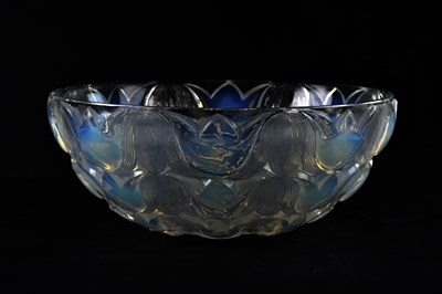 Lot 155 - RENE LALIQUE; an Art Deco opalescent glass...