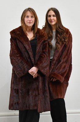 Lot 1333 - A vintage 1950s glossy mahogany brown mink...