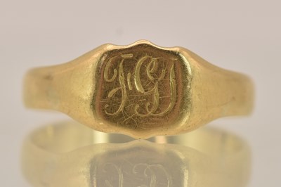 Lot 1350 - An 18ct yellow gold signet ring, with the...