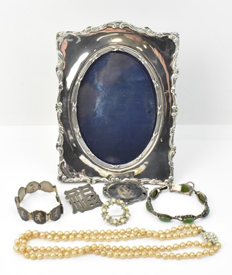 Lot 1284 - HENRY MATTHEWS; an Edwardian hallmarked silver...