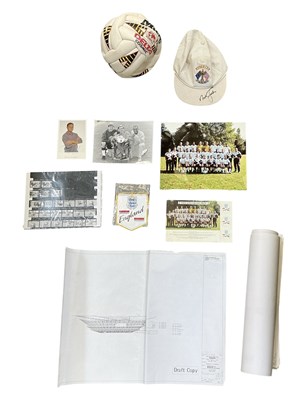 Lot 446 - A collection of assorted signed sporting...