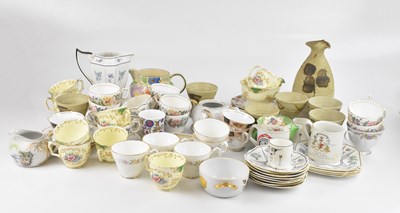 Lot 1528 - A collection of assorted ceramics, including...