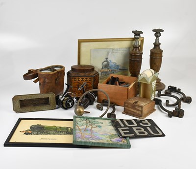 Lot 1205 - A quantity of mixed collectors' items...