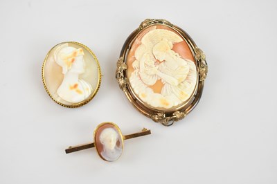 Lot 215 - A large Victorian cameo brooch in gilt metal...