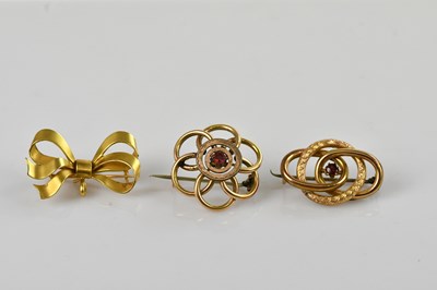 Lot 165 - Two French brooches, Titre Fixe, and a gold...