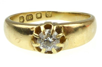 Lot 932 - A gentlemen's 18ct gold diamond signet ring,...