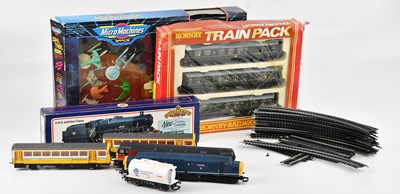 Lot 2364 - HORNBY RAILWAYS; a boxed train pack, a...