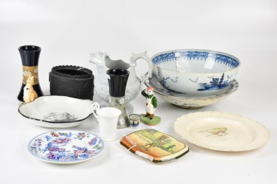 Lot 1458 - A collection of decorative ceramics including...