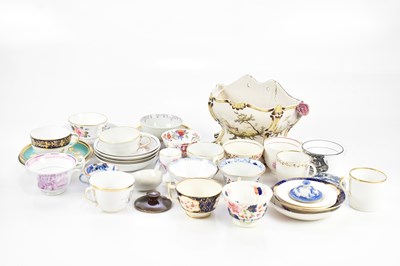 Lot 1374 - A collection of transfer decorated tea cups...