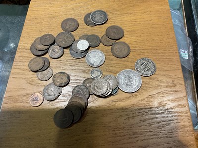 Lot 492 - A small group of coinage, including an 1875...