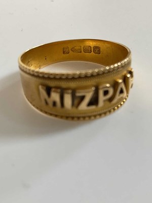 Lot 536 - An 18ct yellow gold Mizpah ring, size P 1/2,...