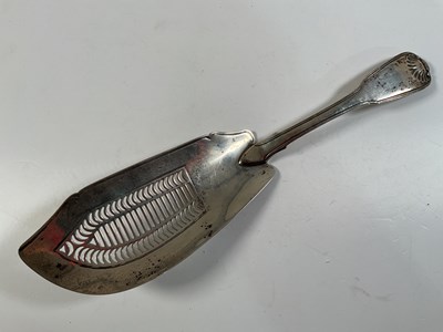 Lot 534 - A Georgian hallmarked silver fish slice,...