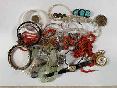 Lot 619 - A quantity of costume jewellery including...